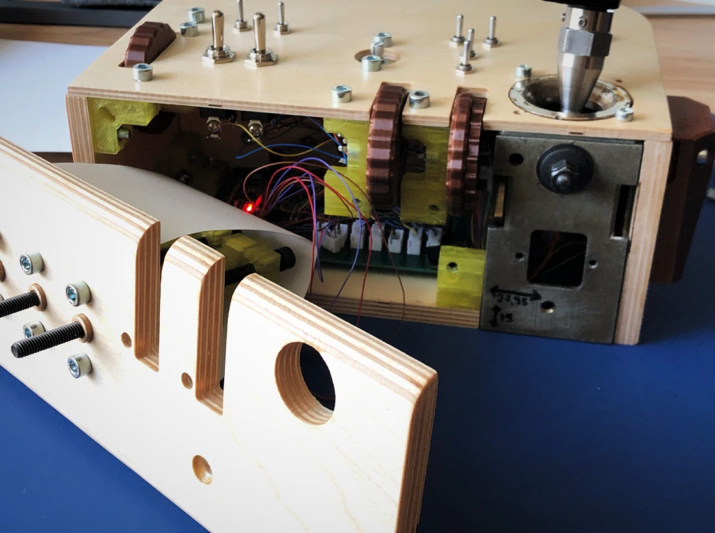 009 Completing the assembly 009 Completing the assembly